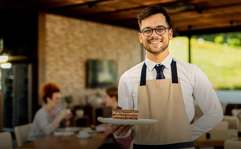 Официантам